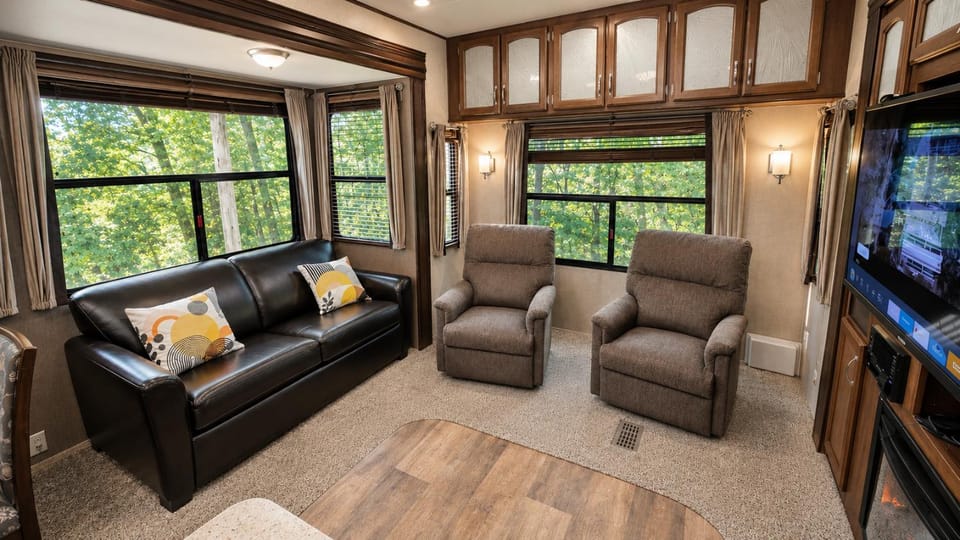 Natural landscape, TV and multimedia, View (from property/room), Living room, Seating area