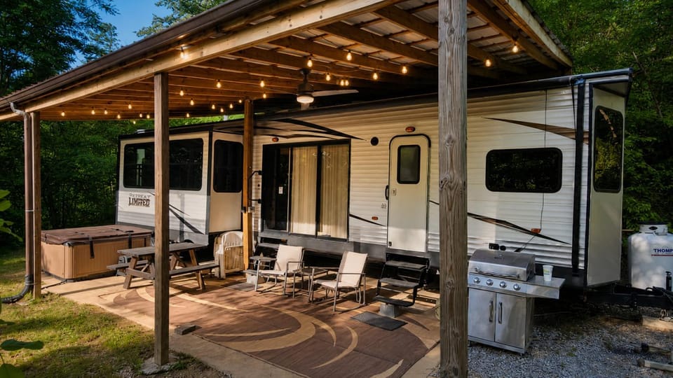Patio, Natural landscape, BBQ facilities, Hot Tub, Seating area