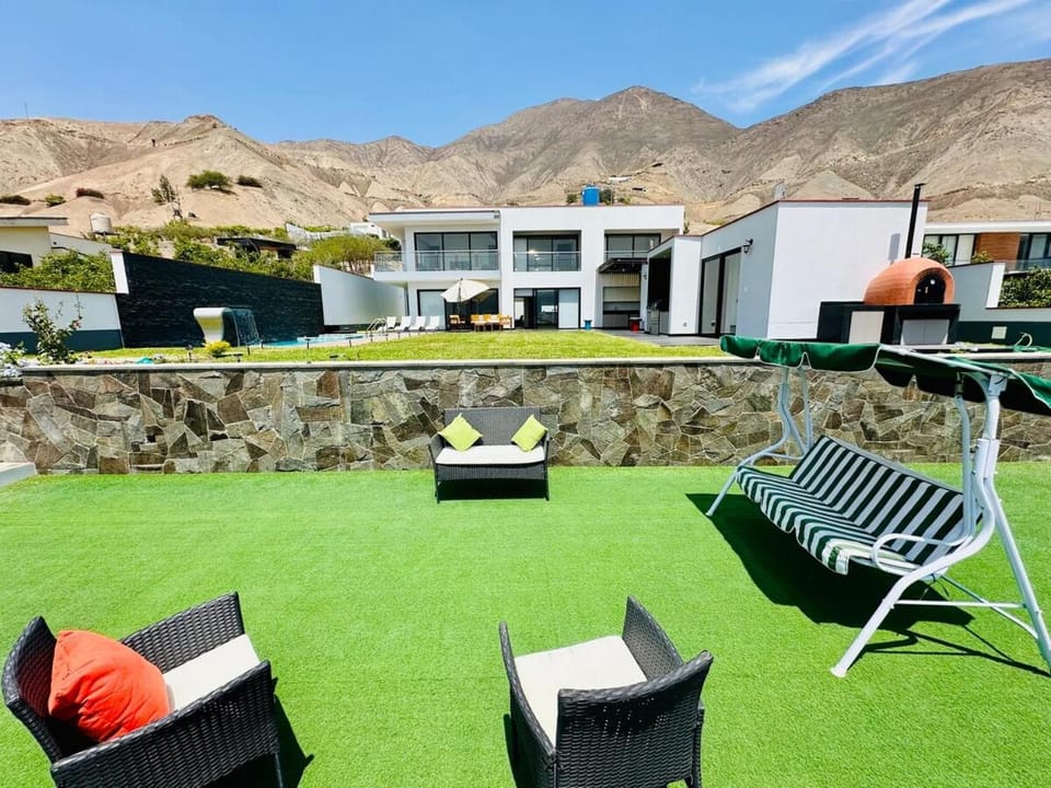 La Raya House Modern Villa & Pool Cieneguilla Villa in Lima