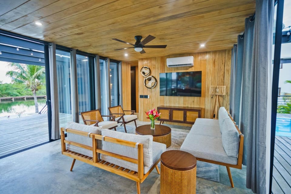 Santosha Villa Villa in Stann Creek District
