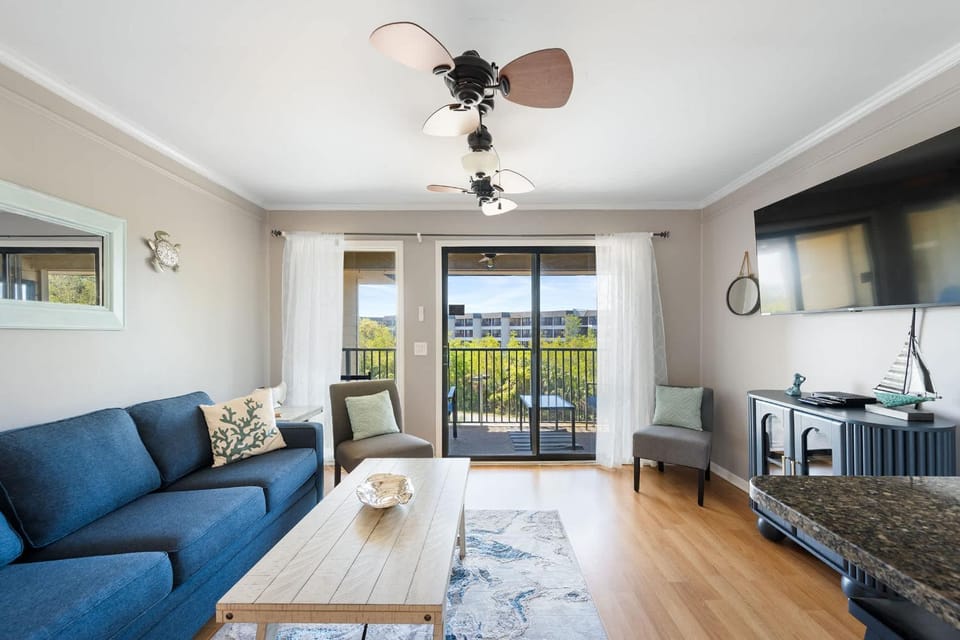 New Listing - Spring Discounts Beach View Condo Apartment in Hilton Head Island