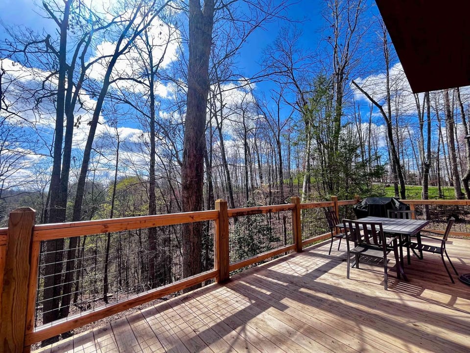 Dwight's Cabin- RRG - Hot Tub - Views -PMRP Climbing Area Cabin in Kentucky