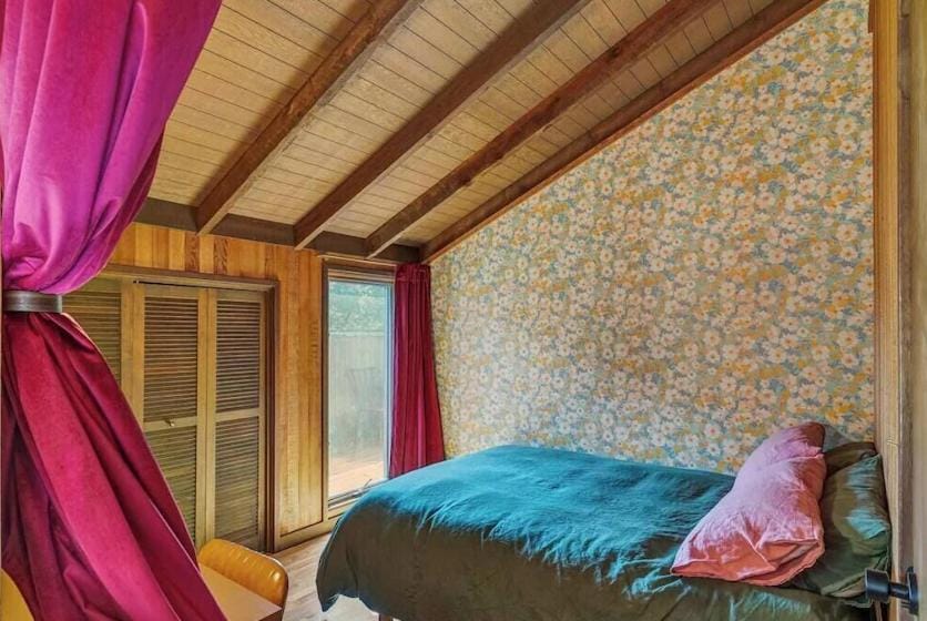 Capitol Cabin Cabin in Salem