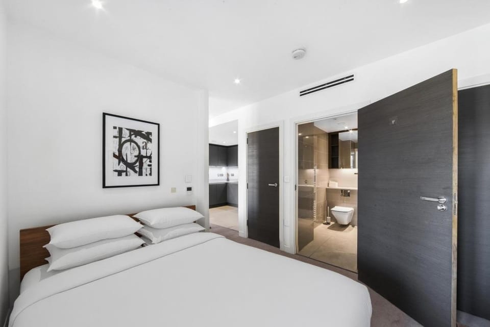 Blackfriars Road Collection 1B1B Apartment in London Borough of Southwark