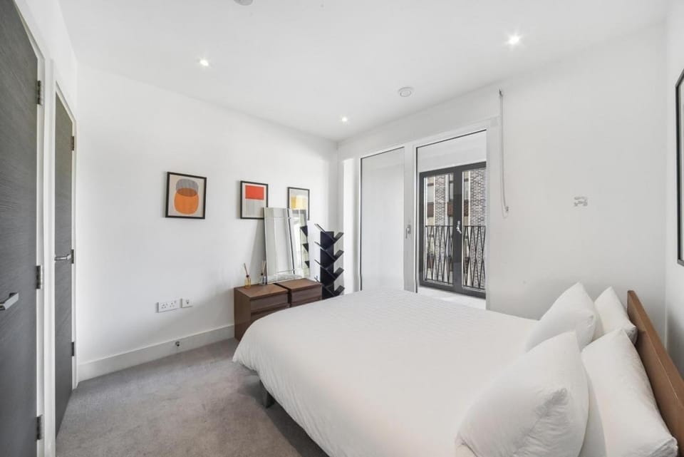Blackfriars Road Collection 1B1B Apartment in London Borough of Southwark