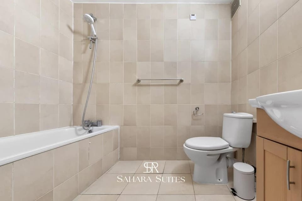 Shower, Toilet, Bathroom, Bath, towels