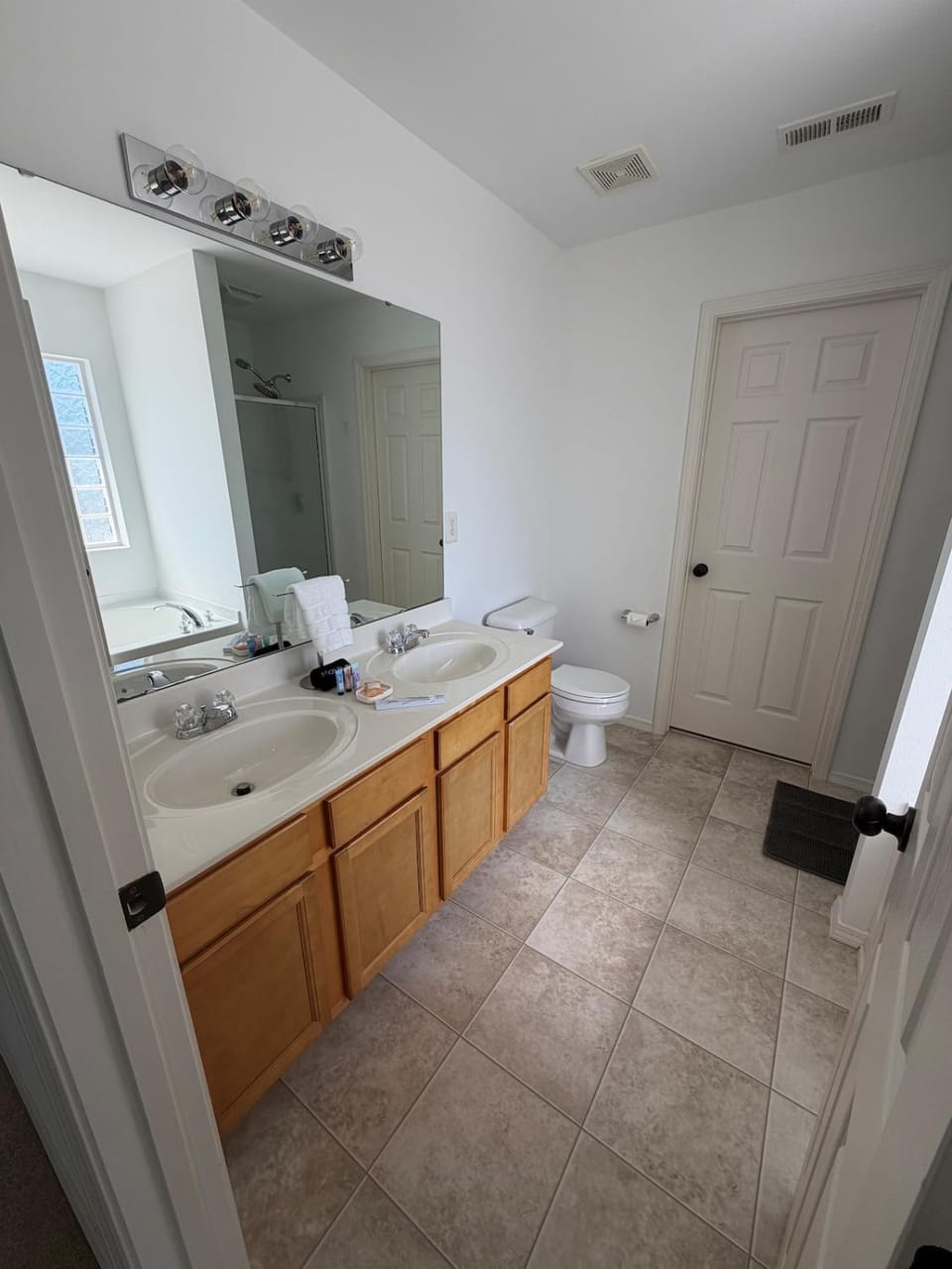 Modern Haven 2 bedroom Home & Loft Retreat House in Gastonia