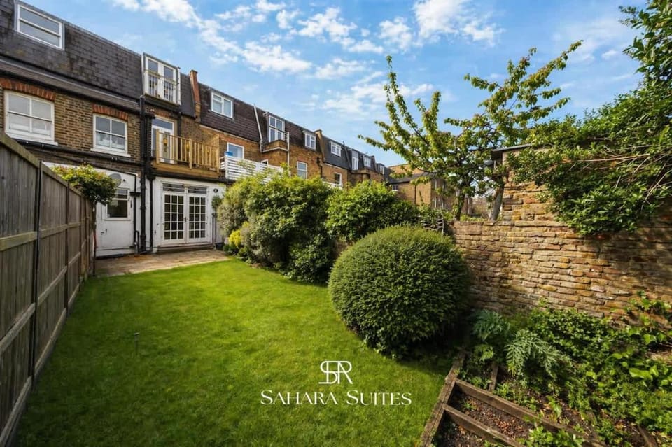 Property building, Day, Garden, Garden view