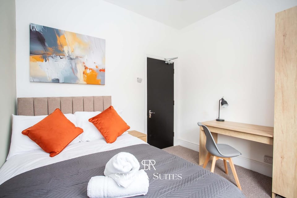 Bed, Photo of the whole room, Bedroom