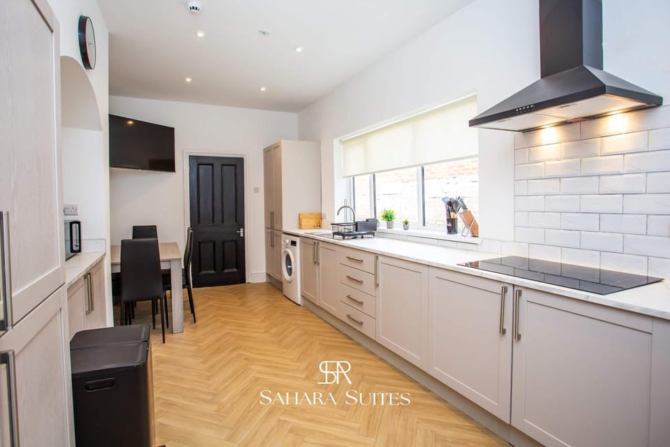 TV and multimedia, Kitchen or kitchenette, Dining area, oven