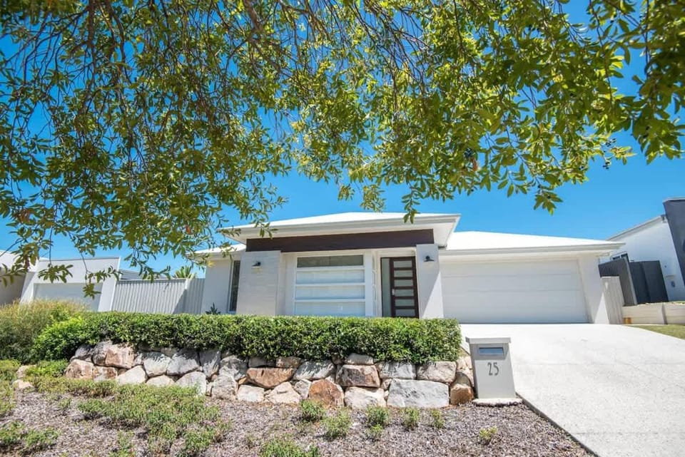 Bright spacious Noosa family home House in Noosa Heads