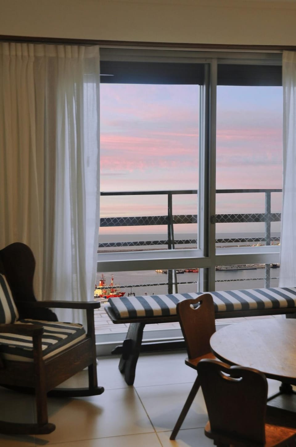 Natural landscape, View (from property/room), Balcony/Terrace, Living room, Seating area, Dining area, Sea view