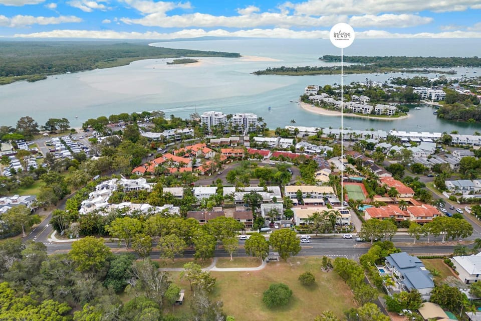 Freshly refurbished townhouse close to Noosa River Apartment in Noosa Heads
