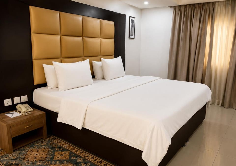 Property building, Bed, Photo of the whole room, Bedroom