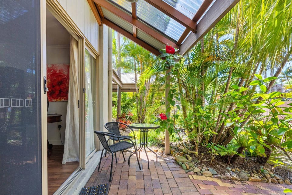 Tropical Noosa Riverside Villa Apartment in Noosaville