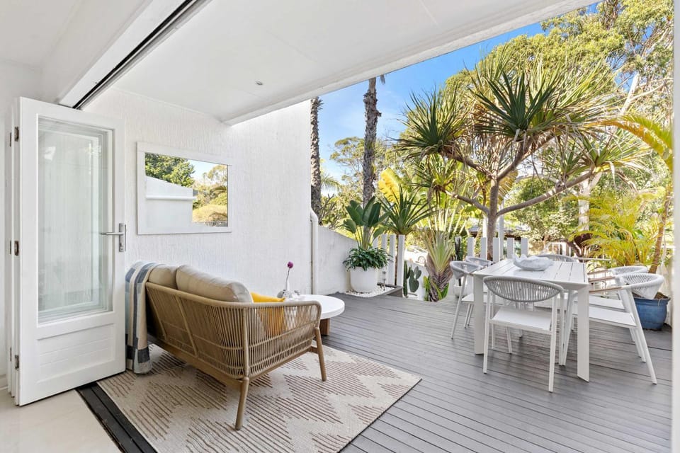 Yarraga Tropical Escape with Pool & Private Rooftop Apartment in Noosa Heads