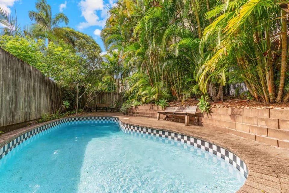 Tropical Paradise Modern Apt Walk to Noosa Beach Apartment in Noosa Heads