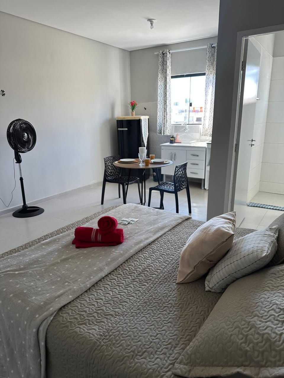 Bed, Photo of the whole room, towels