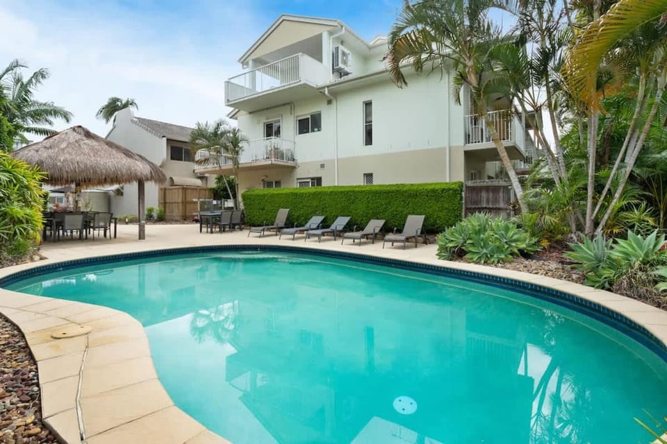 Modern stylish resort style Noosa River stay Apartment in Noosaville