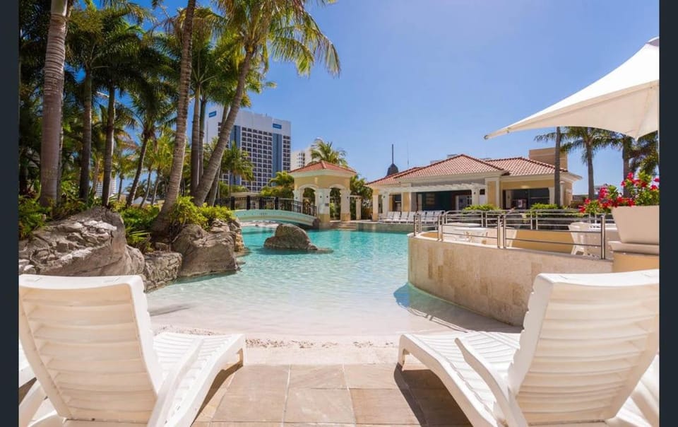 Day, Seating area, Swimming pool, sunbed