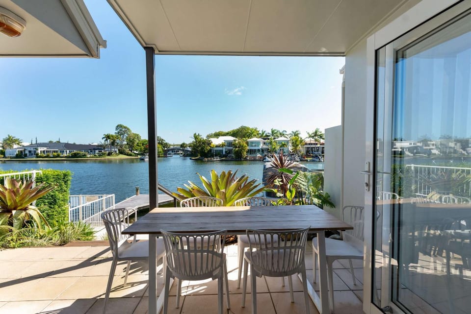 Sunseeker Sanctuary - Waterfront Noosa Townhouse House in Noosaville