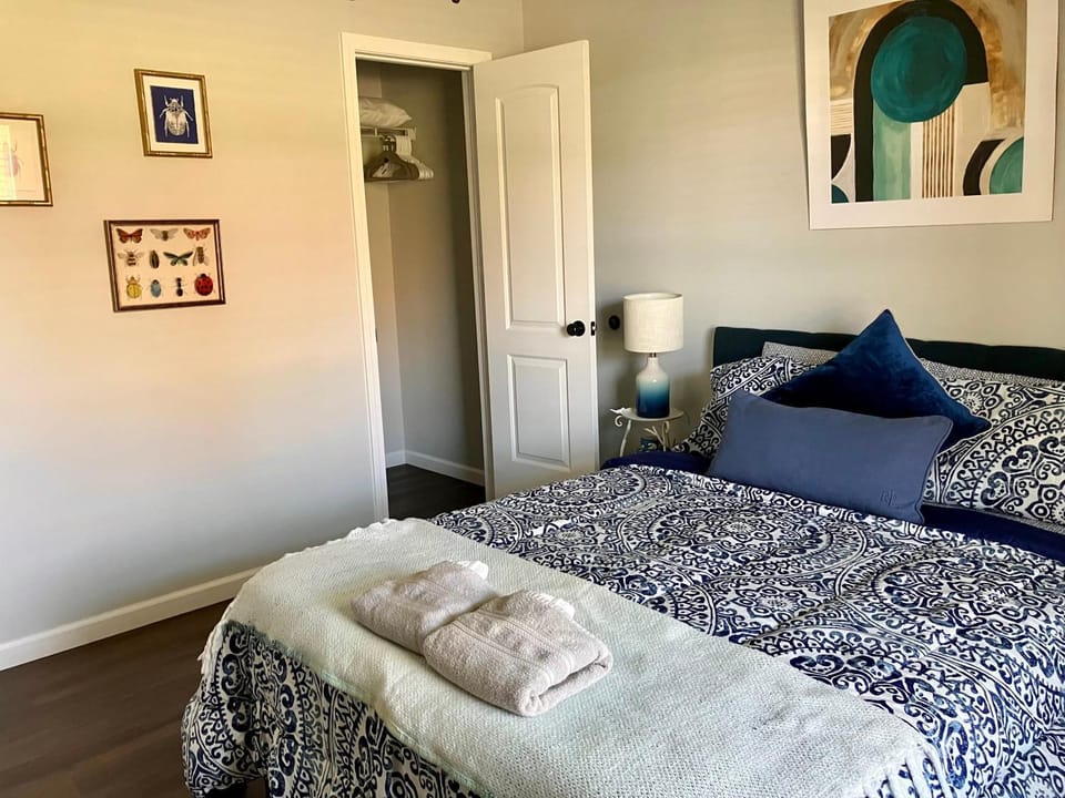 Casa Alegre - WiFi Spacious Stay Near RRG and Shops Great for Large Groups Remote Work Big Backyard and Fire Pit House in Kentucky