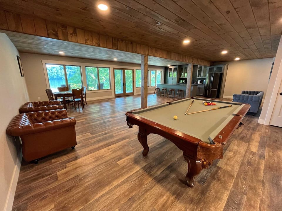 Clearwater Retreat - Private Dock Norris Lake Hot Tub WiFi House in Norris Lake