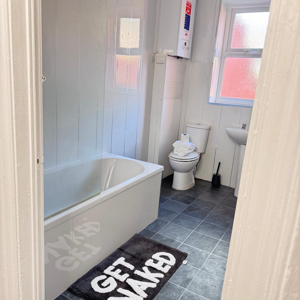 Bright Housing Bed and Breakfast in Gateshead