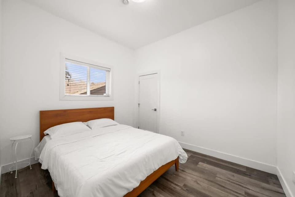 Quiet Comfort Suite in Oriole Surrey House in Surrey