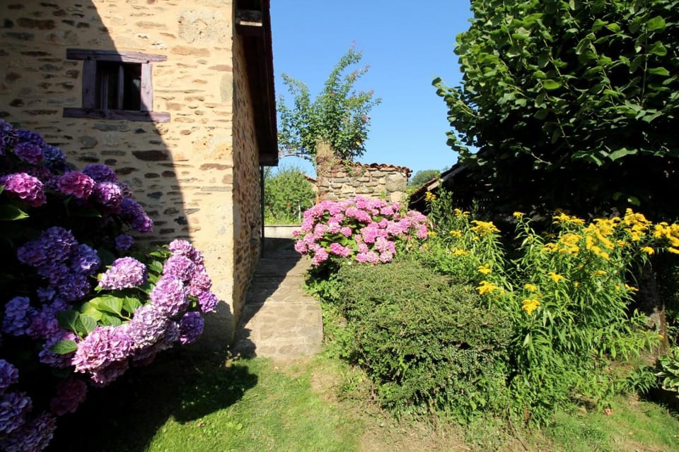 Le bourg House in Nouvelle-Aquitaine