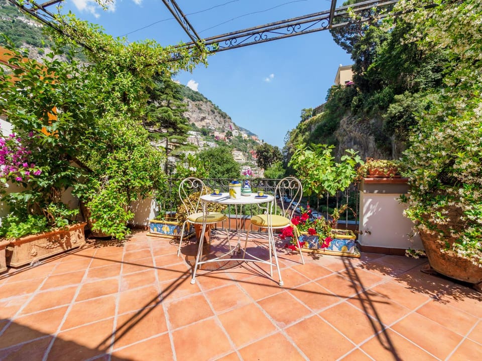 Patio, Day, Natural landscape, View (from property/room), Balcony/Terrace, Dining area, Mountain view