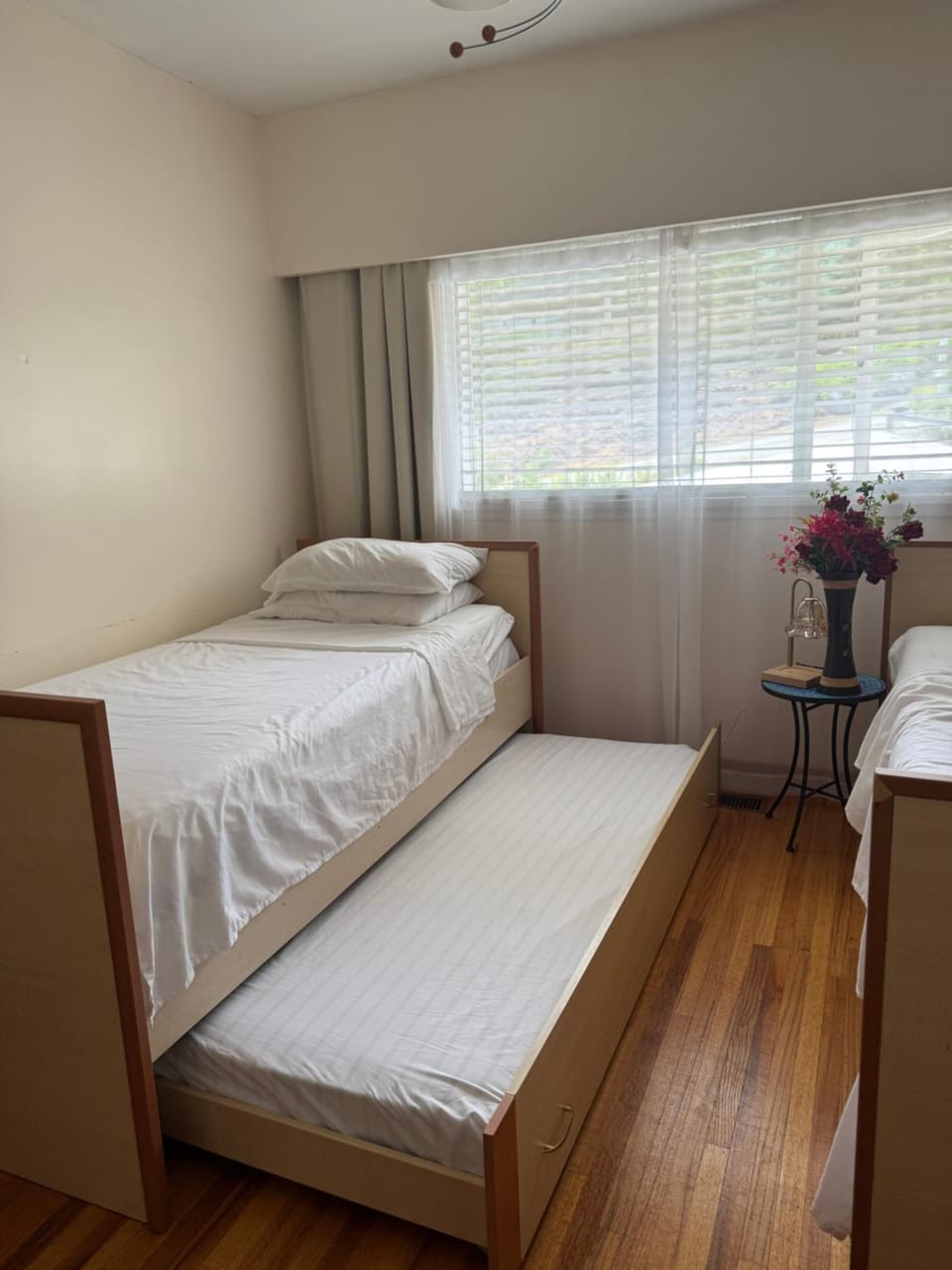 Cozy Rooms West Vancouver Vacation rental in West Vancouver