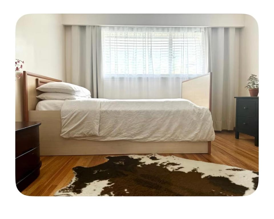 Cozy Rooms West Vancouver Vacation rental in West Vancouver