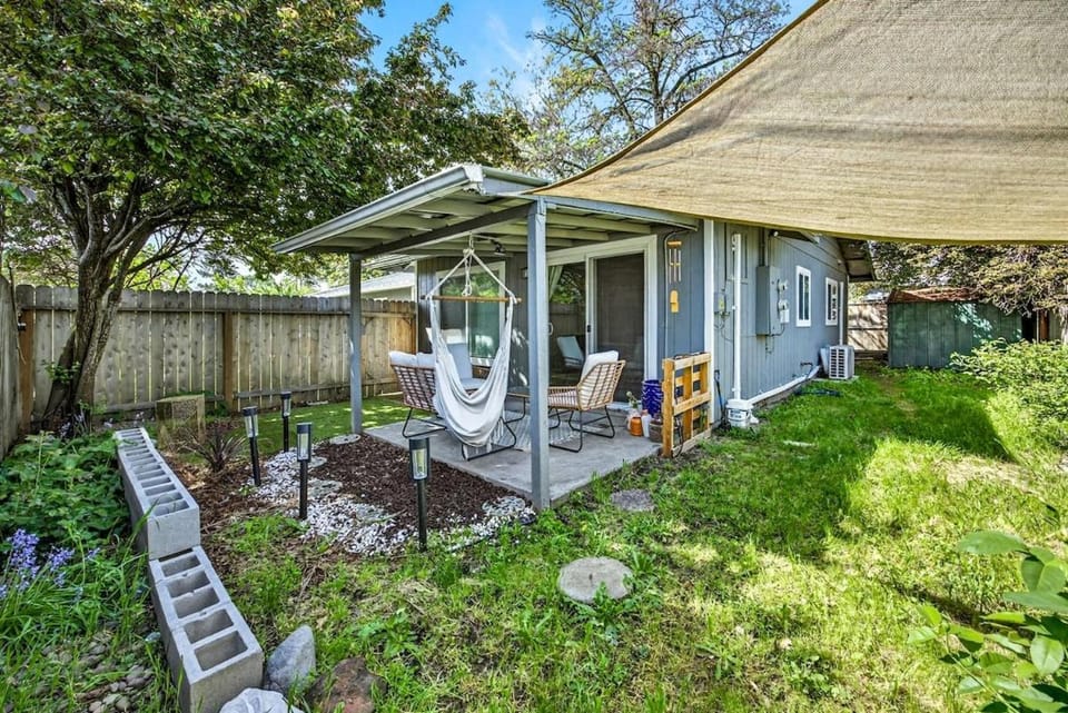 Patio, Seating area