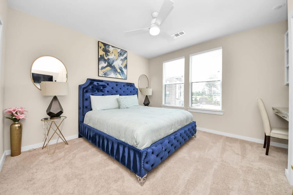 Luxury 2BR 2BA King Beds Houston Stay Fast Wi-Fi Apartment in Conroe