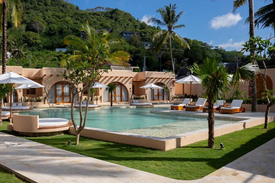 Nearby landmark, Spring, Day, Natural landscape, Garden, Garden view, Mountain view, Pool view, Swimming pool, sunbed