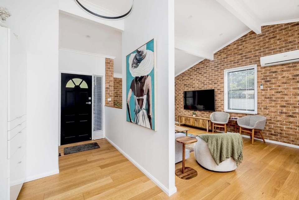 TV and multimedia, Living room, air conditioner