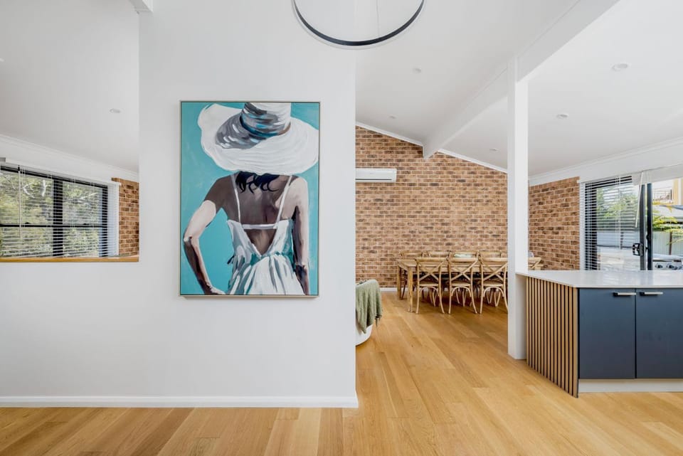 Kitchen or kitchenette, Dining area, air conditioner