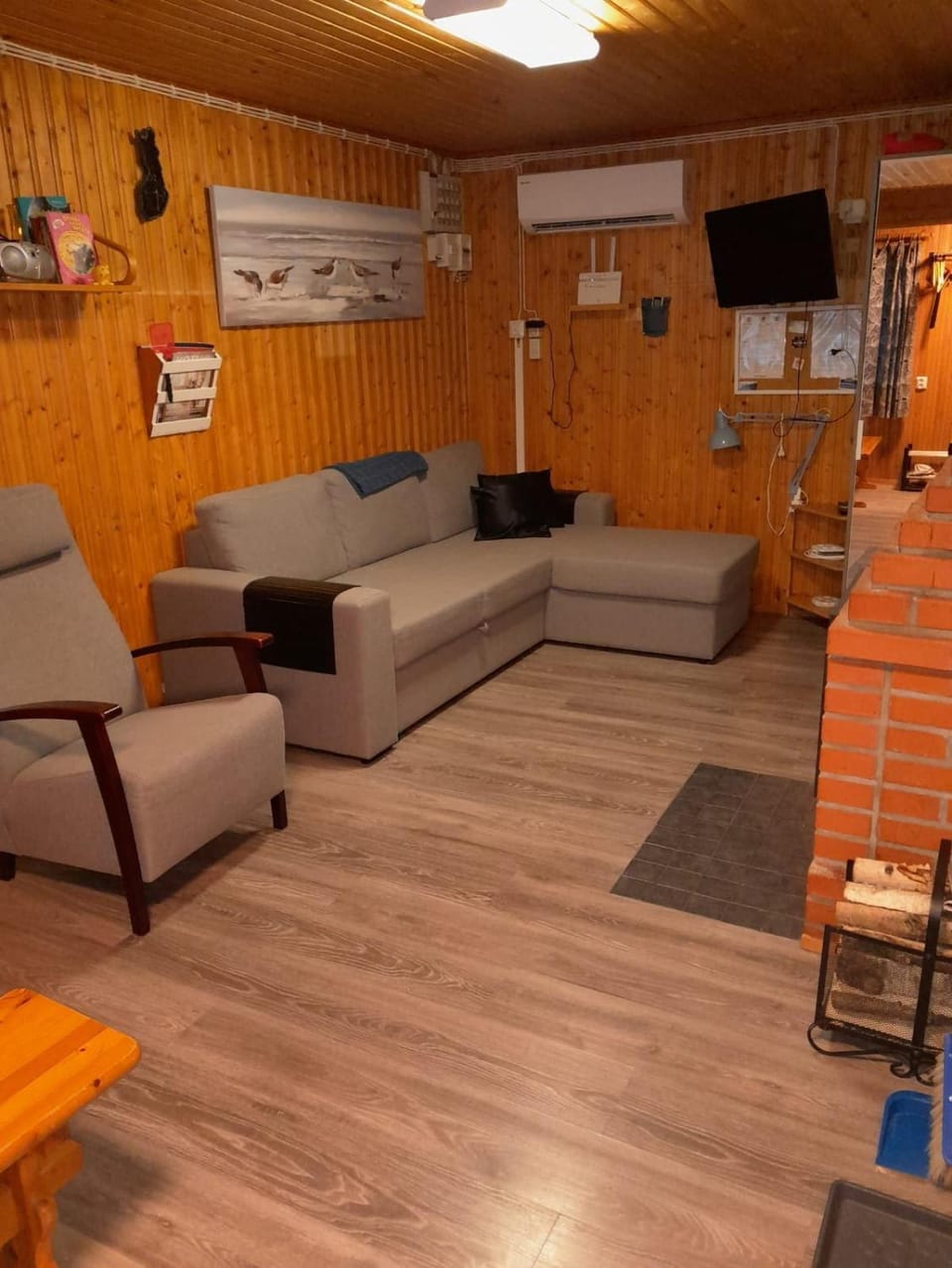 TV and multimedia, Living room, Seating area, air conditioner