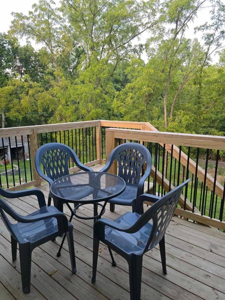 Remodeled Home King Bed 6 beds House in Columbia