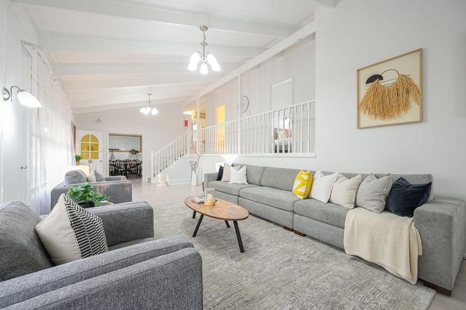 Charming 5BR in Beecroft With Gym Near Epping House in Sydney
