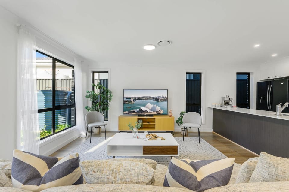 Stylish Colebee Stay Near Rouse Hill & Schofields House in Sydney