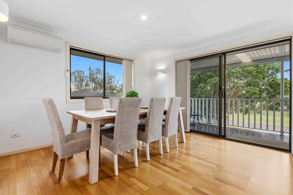 Sea La Stay Beach House by Book Jervis Bay - Spacious Dual Living Retreat in Vincentia 3 Mins Walk to the Beach House in Vincentia