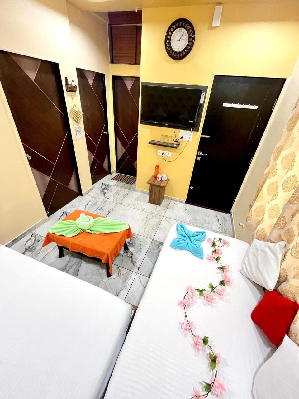 Statue jay swaminaray home stay Vacation rental in Gujarat