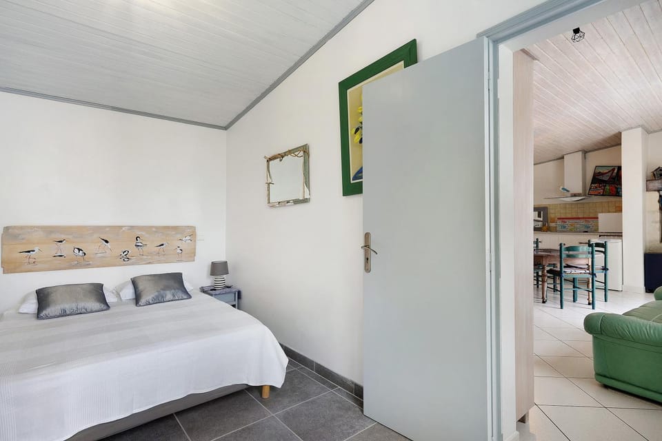 Property building, Living room, Bedroom