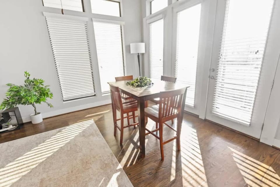 Modern 3BR Near DT NRG & FIFA I Rooftop Garage House in Harris County