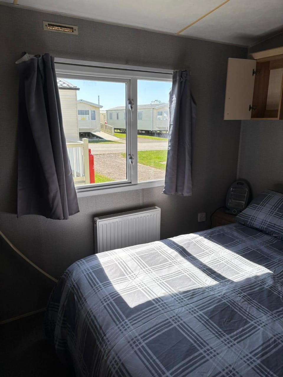 6Berth Caravan-Wheelchair Accessible-Pet Friendly House in Ingoldmells