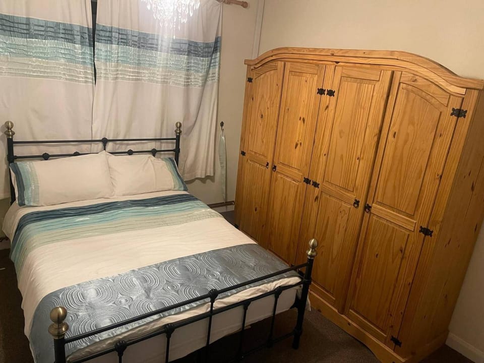 Bed, Bedroom, wardrobe
