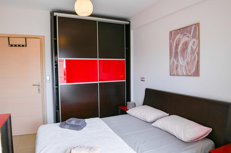 Bed, Photo of the whole room, Bedroom, wardrobe