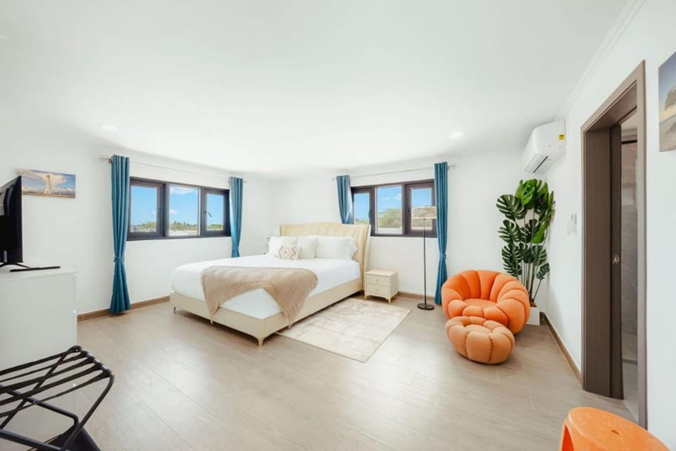 Bed, TV and multimedia, Photo of the whole room, Bedroom, air conditioner